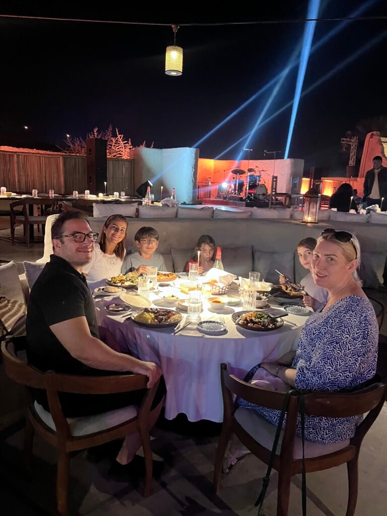 Dubai 5 star desert resort dinner